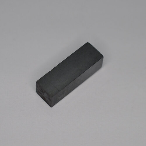麦格纳各向异性铁氧体磁铁棒类型（角类型）9.75 x 9.75 x 25.4
各向异性铁氧体磁铁 3-409.759.7525.4