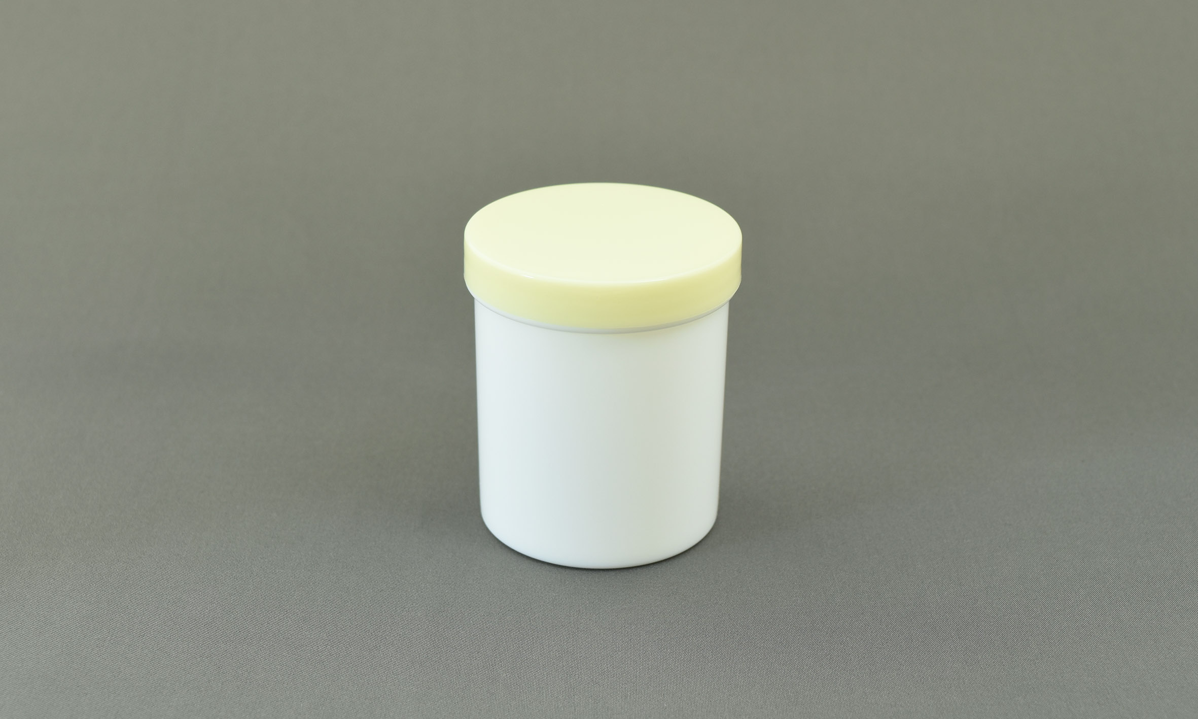 塑料锅100毫升车身：白帽：奶油50件