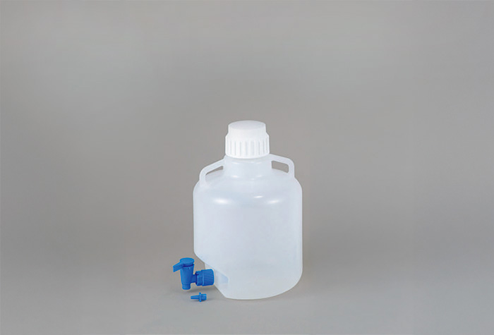 与公鸡10升的实心瓶