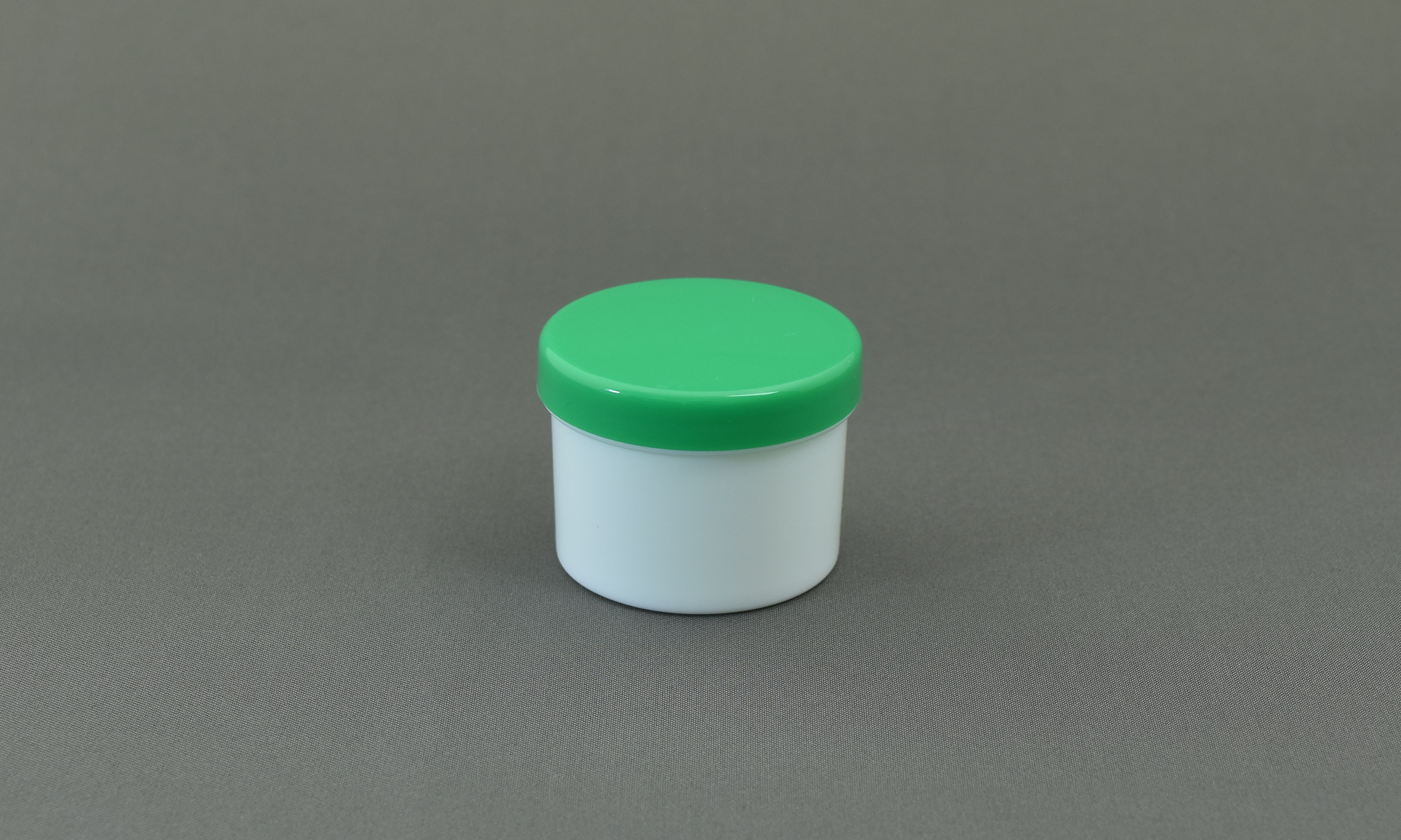 塑料锅30毫升身体：白色帽子：绿色100件