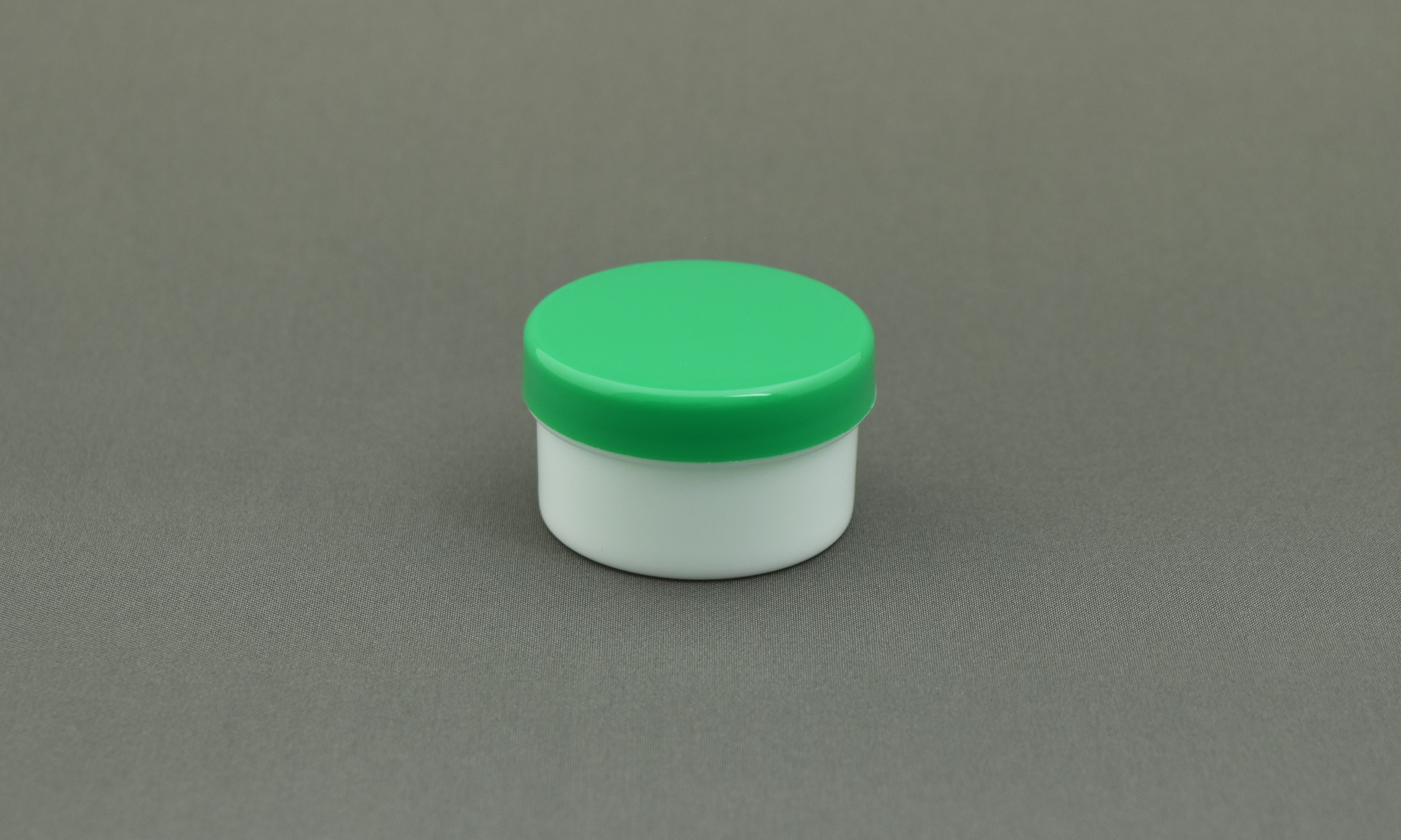 塑料锅20毫升身体：白色帽子：绿色100件