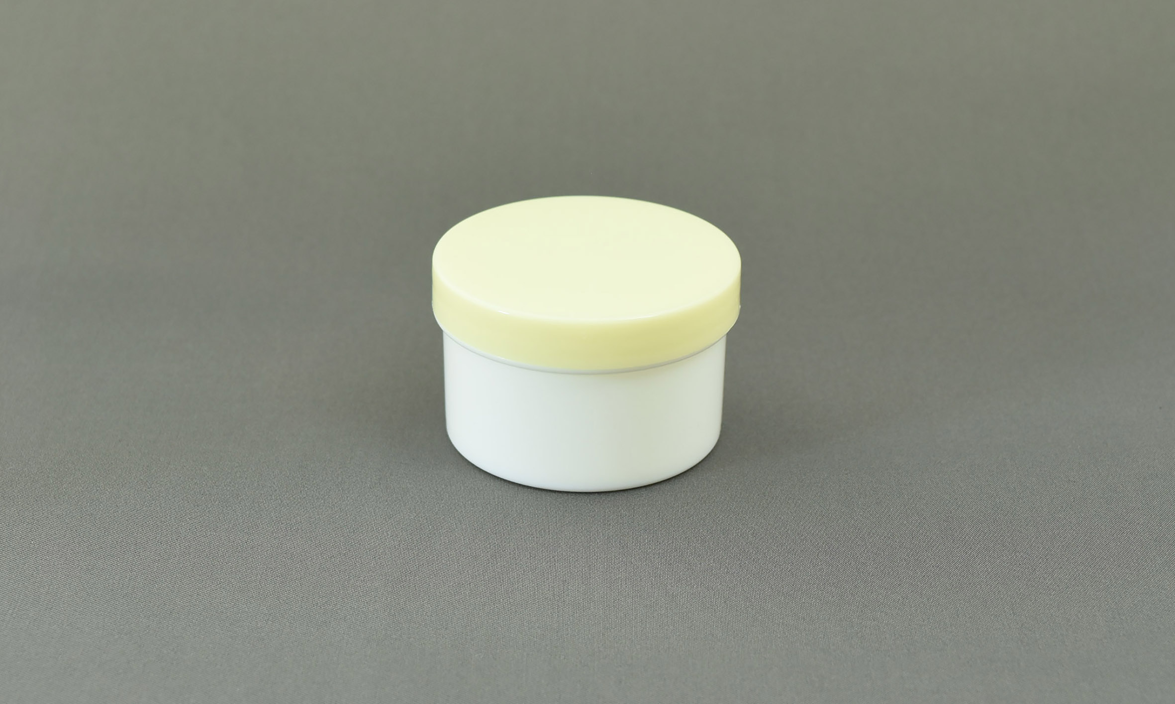 塑料锅50毫升车身：白帽：奶油100件