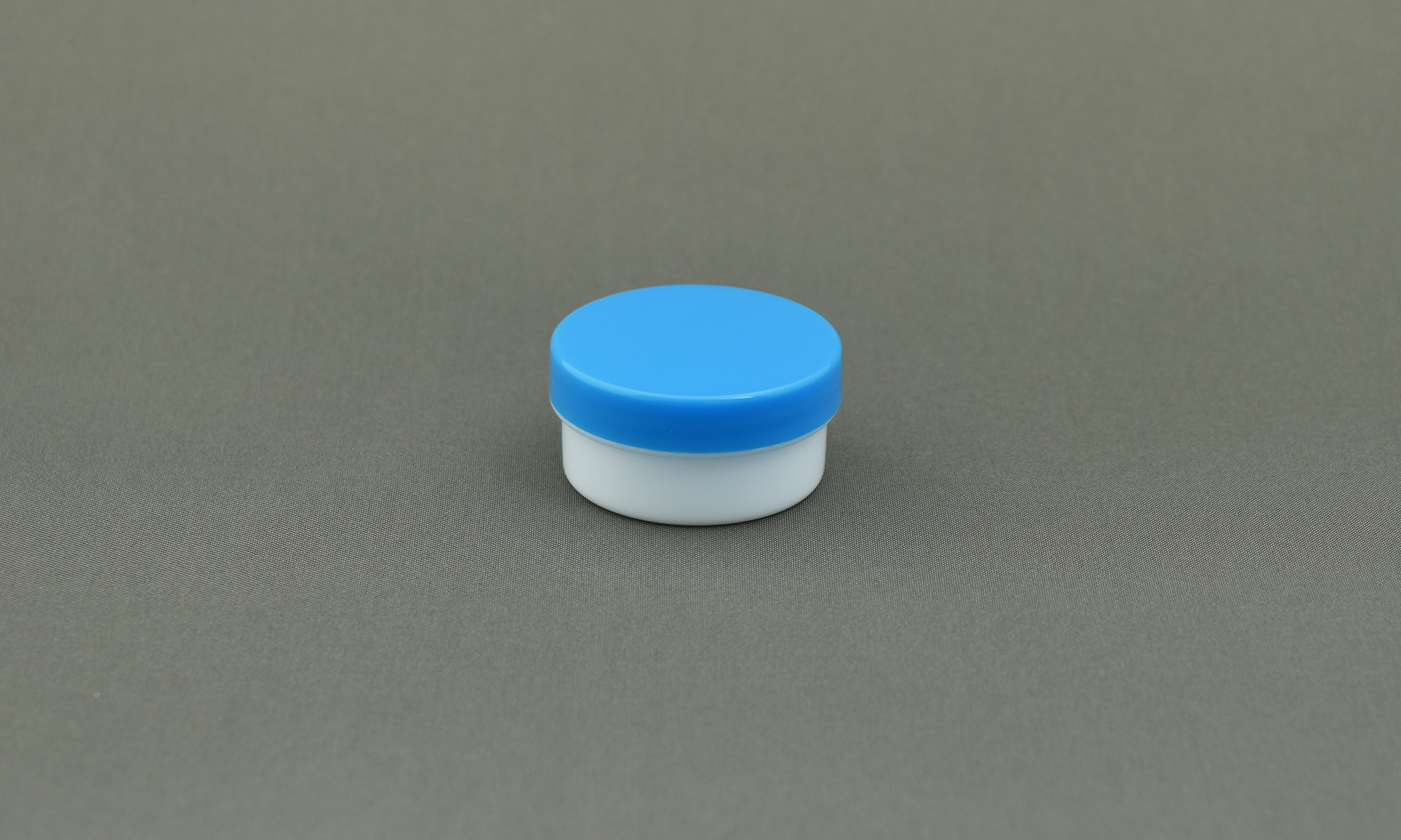 塑料锅10毫升身体：白色帽子：蓝色100件