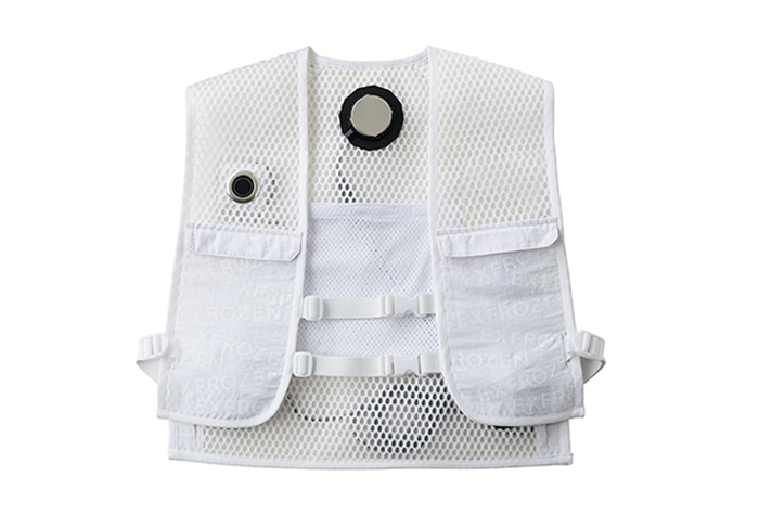 EF92472 11 White S Flowsn  配备了3个栖息地，以匹配脖子和腰部的后部