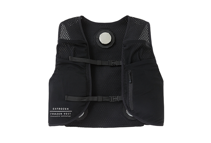 EF92452 9 Black 3L Flowsn  配备了3个栖息处，以匹配脖子和腰部的后部