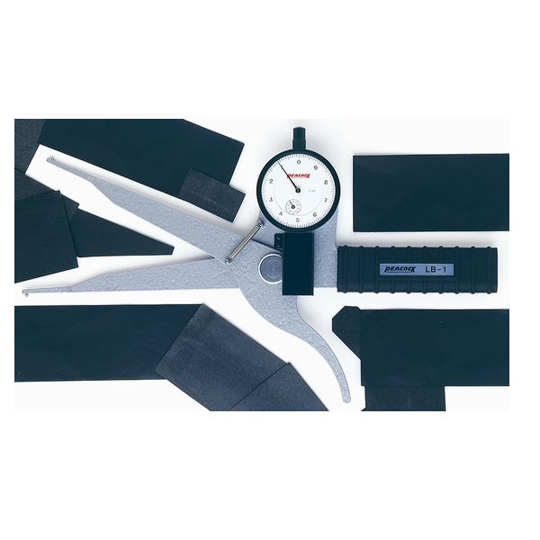 在测量LB-1内拨号卡尺