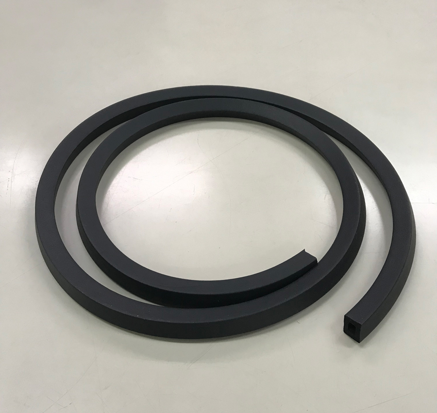 Neoron（CR海绵）方管25mm x 30mm 10m卷，带双面胶带